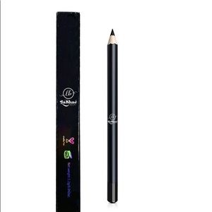 💞LaShaé Beauty “Noir” Lip Liner💞